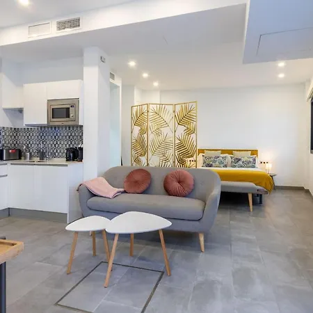 Nine O'Clock Castellar By Valcambre Apartment Seville Exterior photo